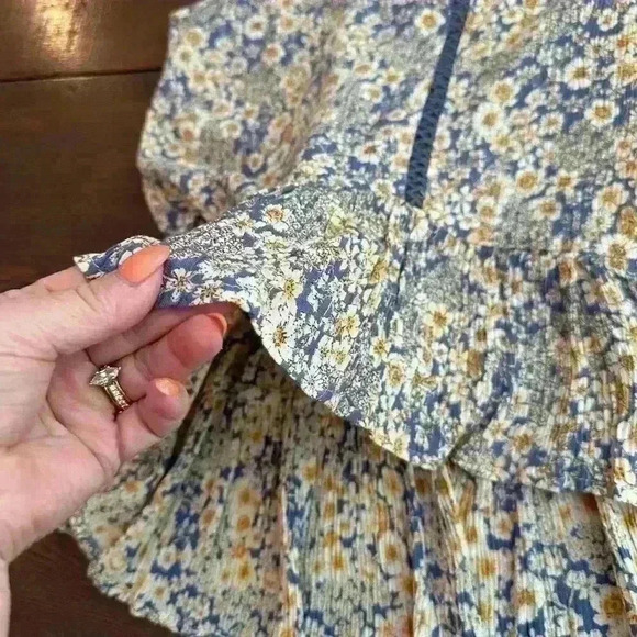 LIKE NEW Annie Floral Boho Top Size XS - Picture 6 of 7